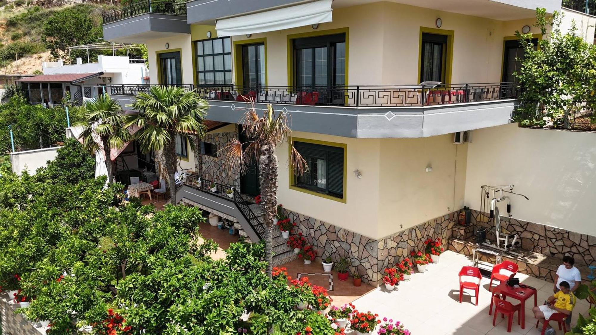 Villa Meminaj วญอเรอ ภายนอก รูปภาพ